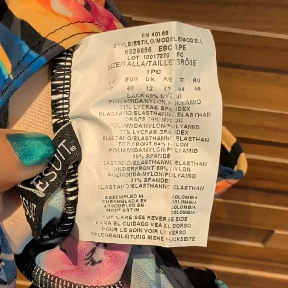 One-Piece Swimsuit in Multicolor - Picture 3 of 8